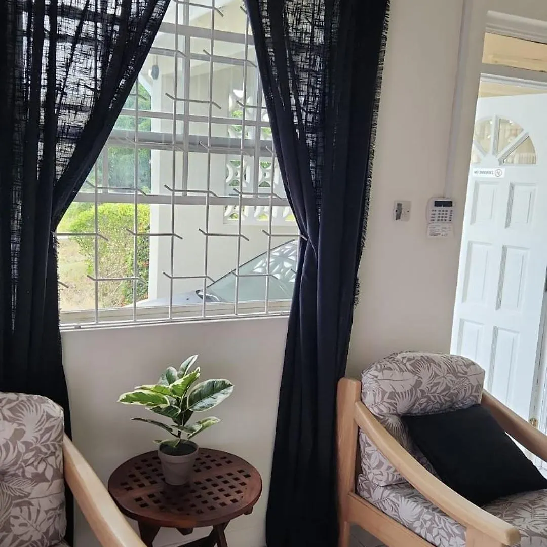 סנט ג'יימס Jo'Marion'S Place