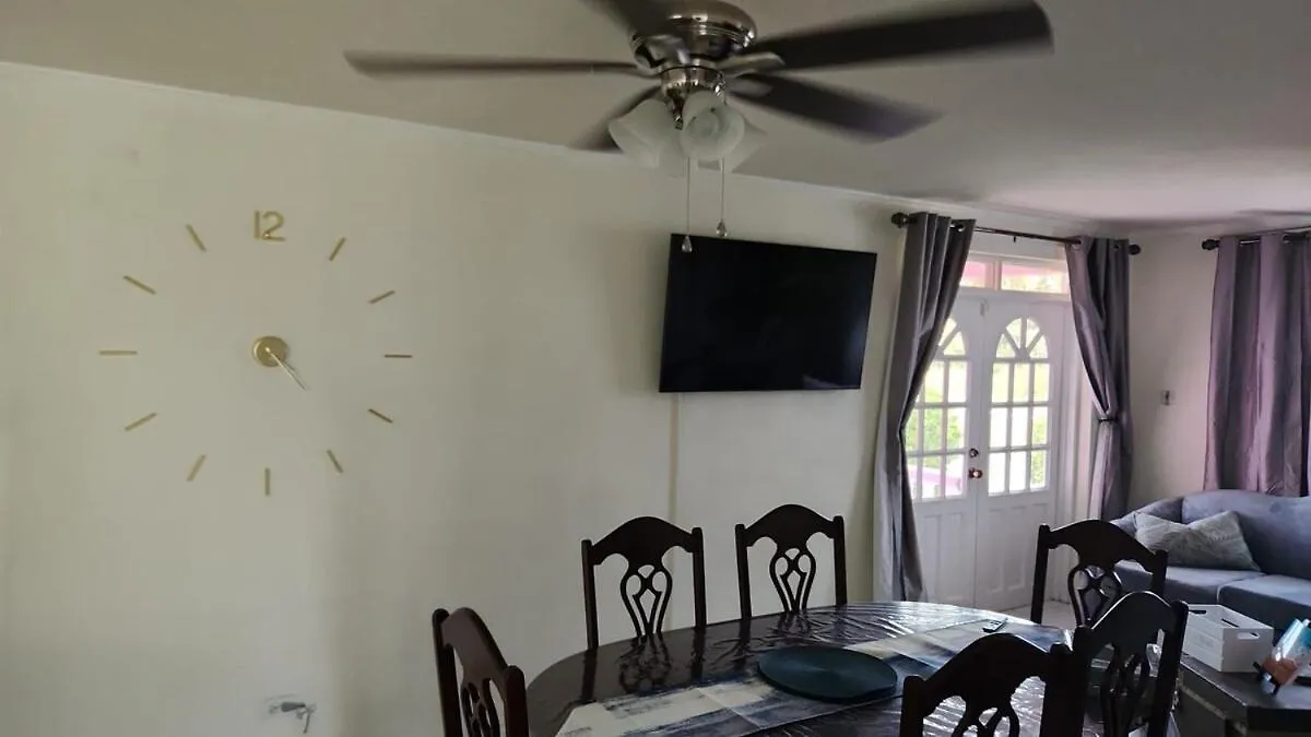 בית נופש סנט ג'יימס Jo'Marion'S Place ברבדוס