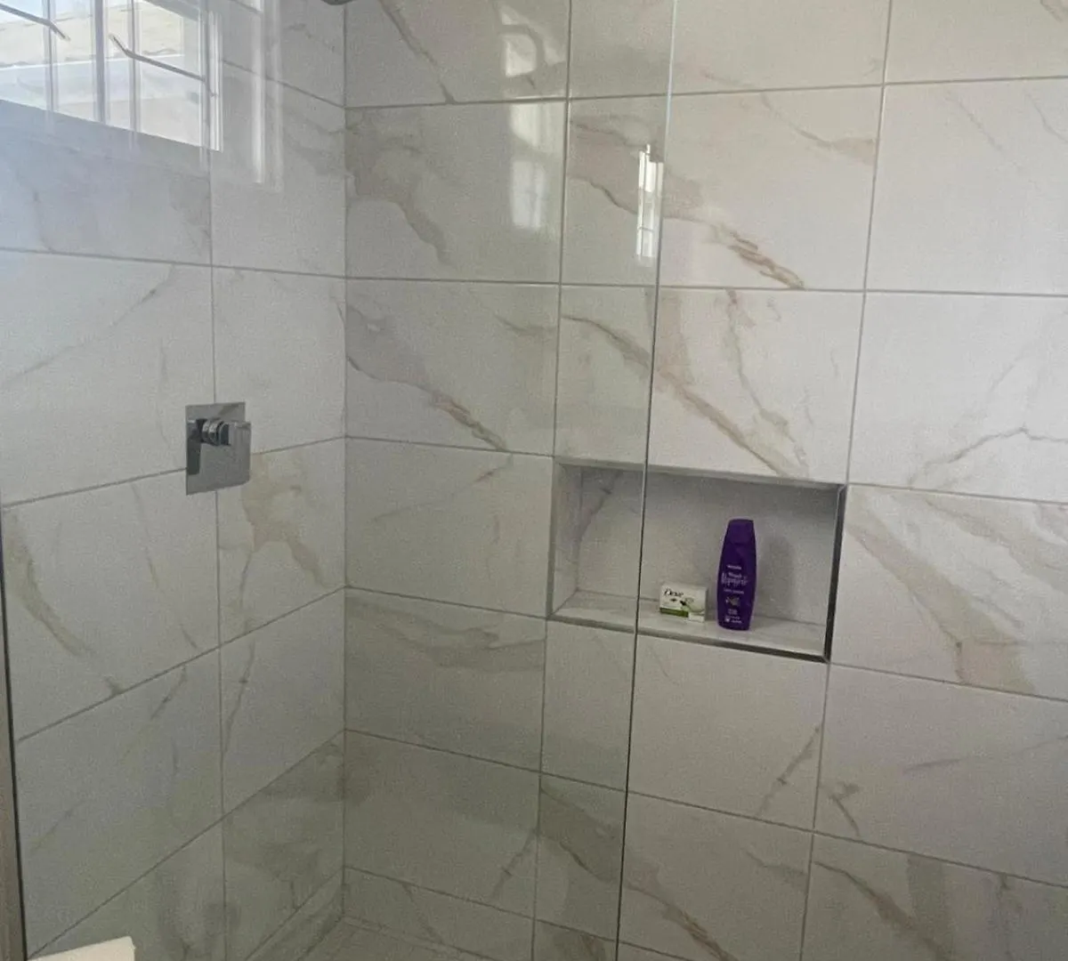 סנט ג'יימס Jo'Marion'S Place 0*, סנט ג'יימס ברבדוס