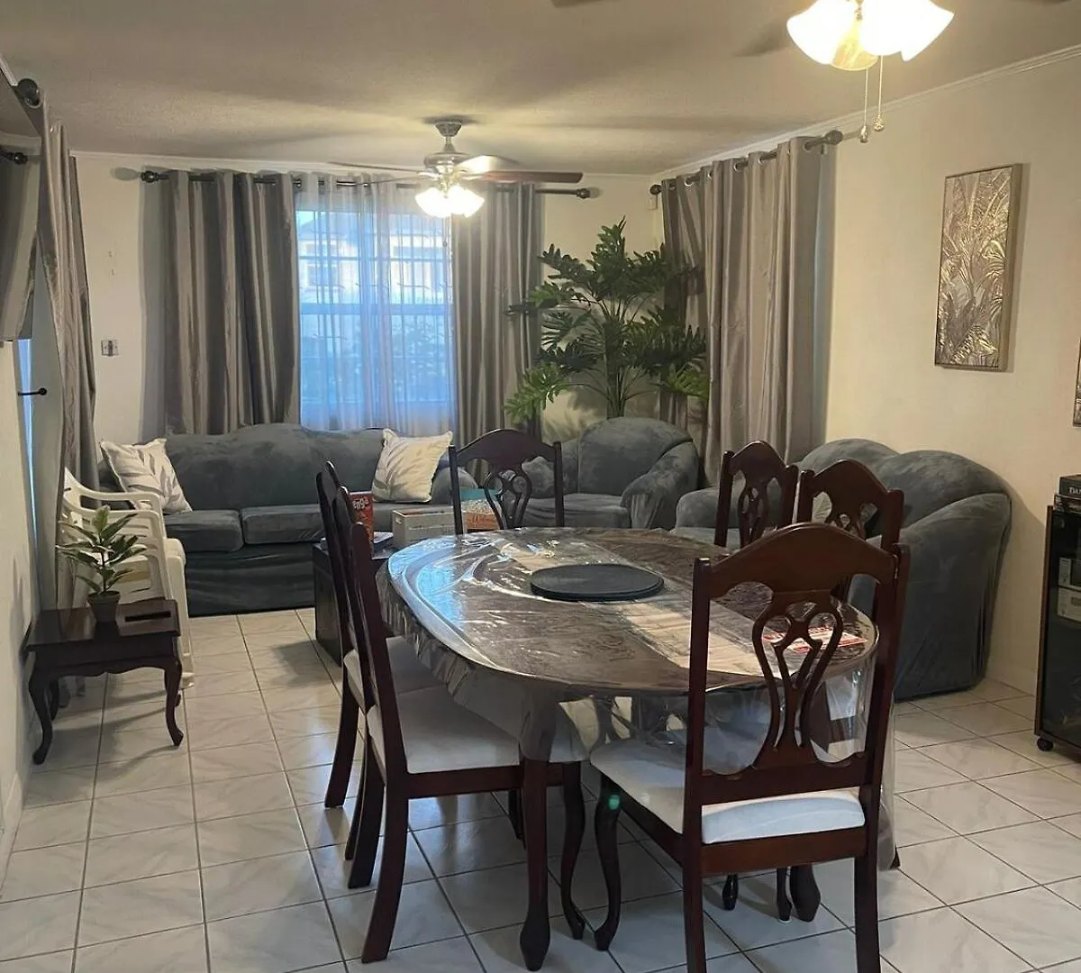 בית נופש סנט ג'יימס Jo'Marion'S Place ברבדוס